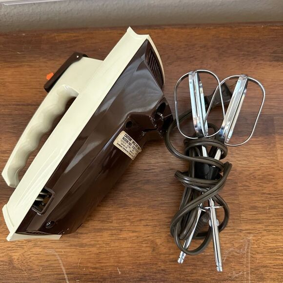 Vintage Sunbeam Hand Mixer works all parts included - Picture 6 of 14